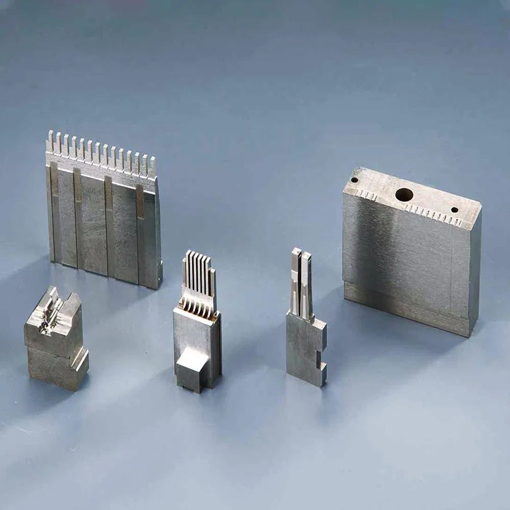 Customized CNC Machining Metal Auto Parts for Turning Precision and Gravity Casting Zinc Iron OEM 2